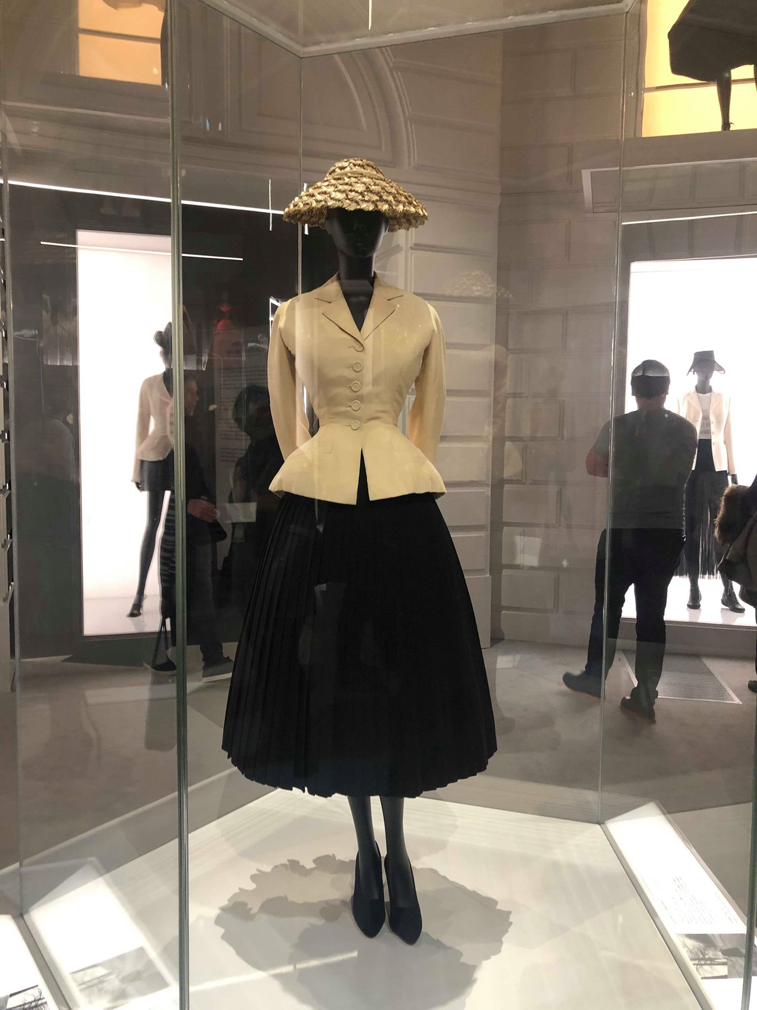 Contextual research – Dior V&A Exhibition – George Mapston Relfective ...